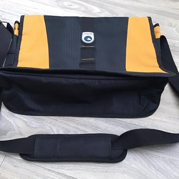 ALPINE RIDGE BLACK Laptop Bag - Picture 3 of 7